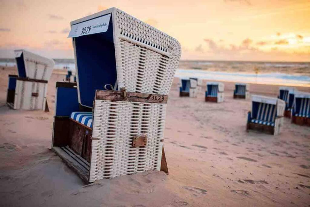 Gemuetliche Wohnung Unter Reet Mit Pool Und Sauna In Keitum Exterior foto